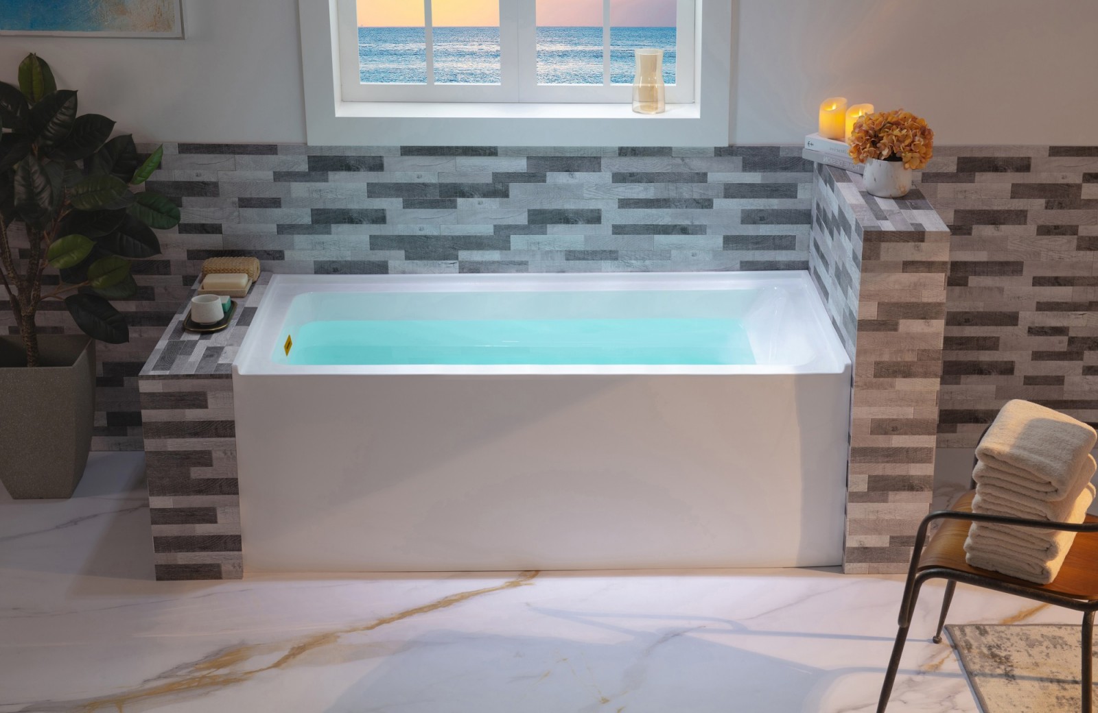 Alcove Tub